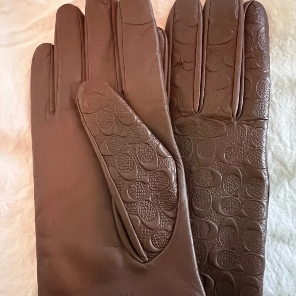 COACH SIGNATURE LINED LEATHER "TECH" GLOVES SIZE 7.5 BROWN
Like new - Picture 7 of 8